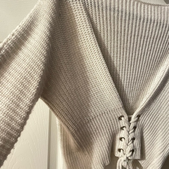 LF Seek The Label Lace Up Shoulder - Picture 2 of 3